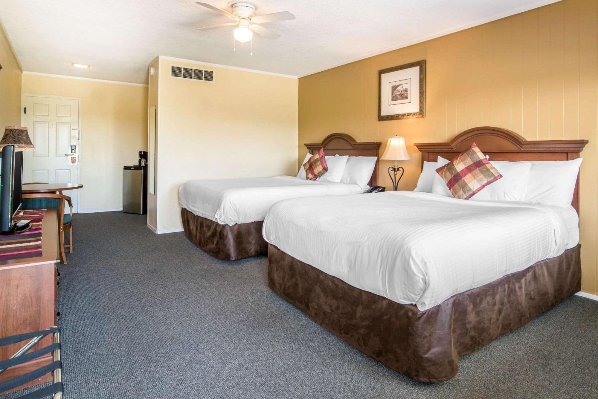 Tiltonlodge Inn & Suites Exteriör bild